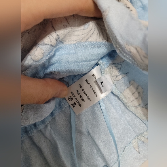 NWT Gab & Kate pastel blue and white floral crop top Size L 100% Rayon - Picture 9 of 10